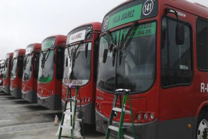 imagen lavado de autobuses