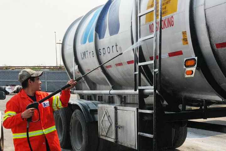 imagen servicios de lavado y limpieza para transporte e industria