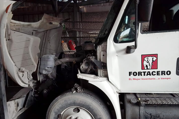 imagen servicios para el transporte mantenimiento para el transporte y pintura y rotulación